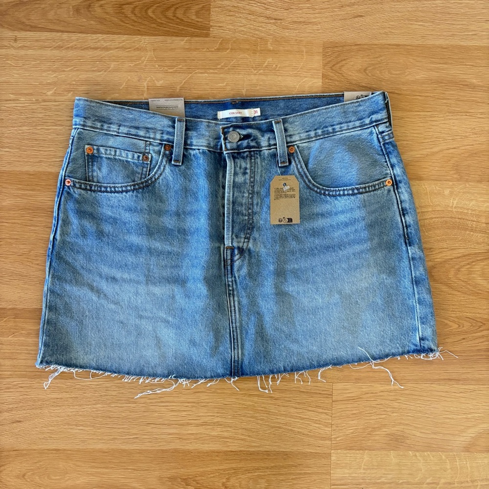 Levi's Iconic Denim Mini Skirt